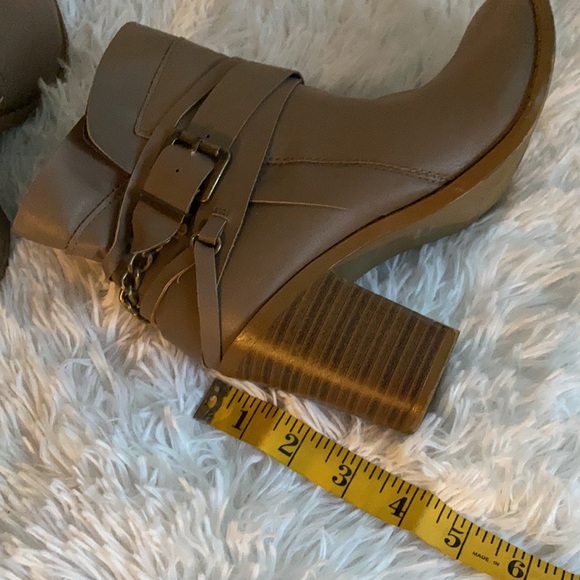 Womens mocca booties,  Size 7 - Picture 4 of 5